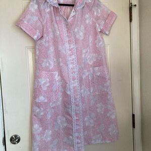 1960’s -1970’s house dress handmade pink bathrobe just like grandma